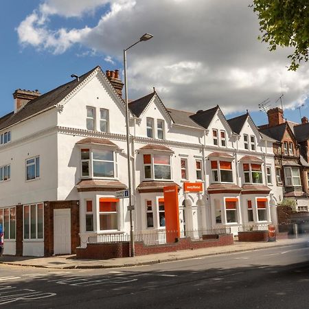 Easyhotel 독서 외부 사진