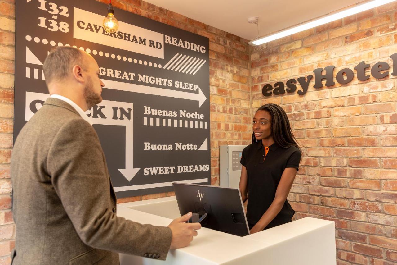 Easyhotel 독서 외부 사진