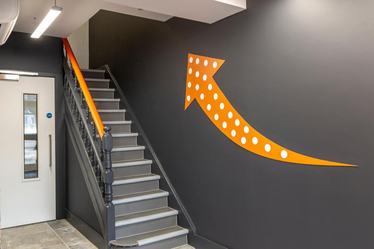 Easyhotel 독서 외부 사진